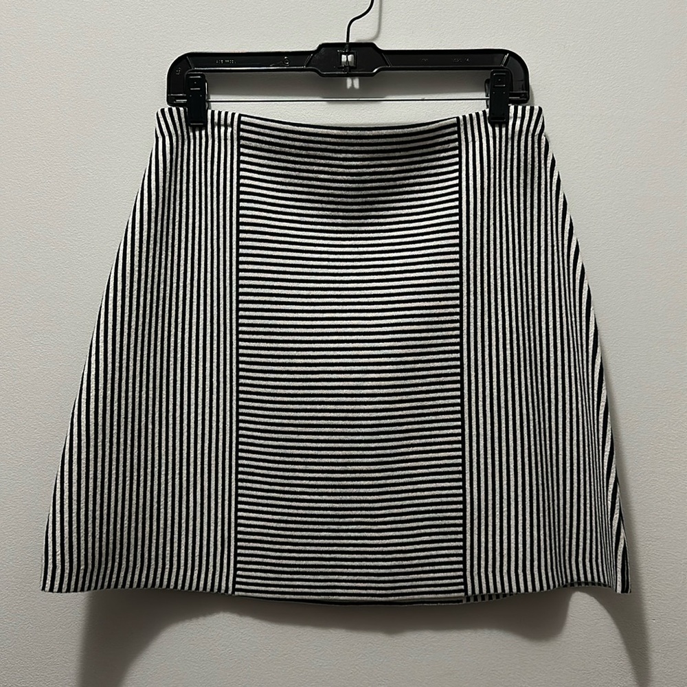 Theory Skirt - Strip Black & White - Size: Large